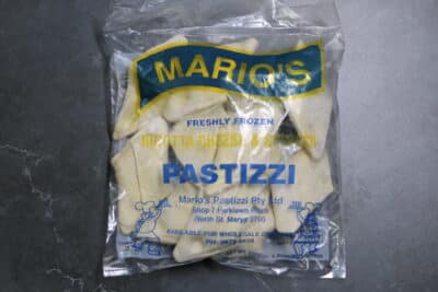 RICOTTA CHEESE & SPINACH PASTIZZI